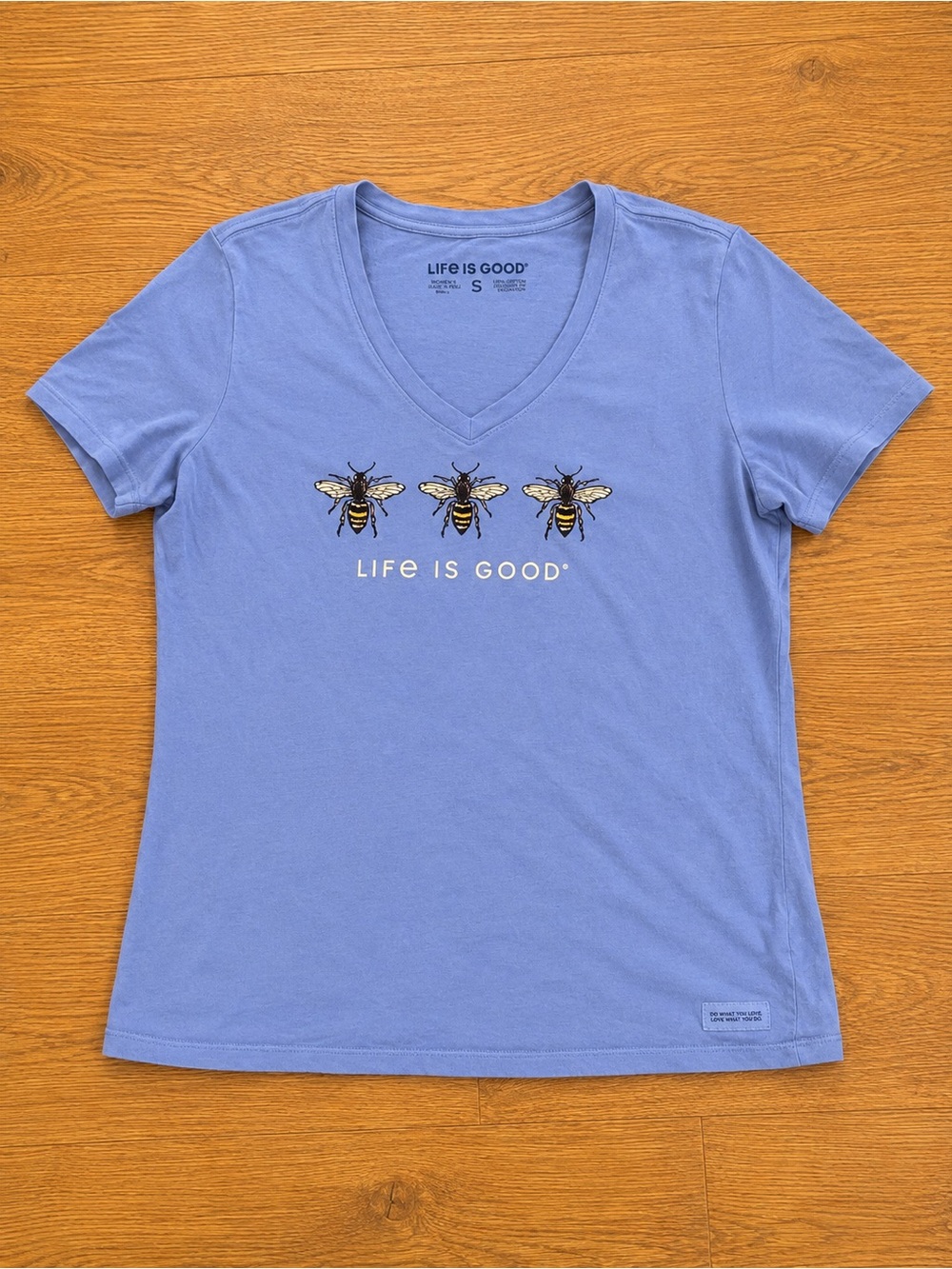 Life Is Good Bee Graphic V Neck T Shirt Blue Womens Small